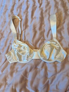 Vintage Victoria’s Secret Satin Bra 32B Ivory Underwire Minimal 90s Lingerie